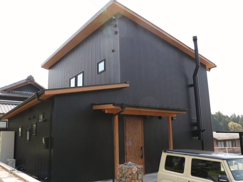 ガルバリウム鋼板　木の家　外壁　広島工務店　新築